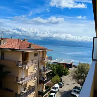 Spacious apartment with sea view
