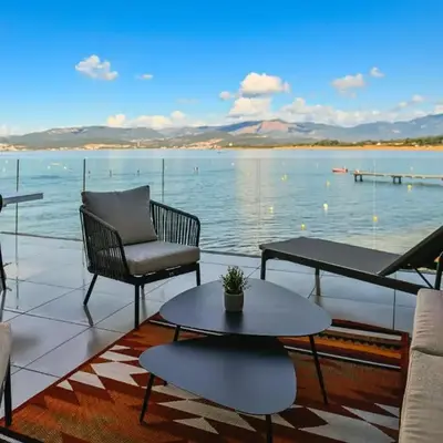T2 LUXE Pieds dans l'eau Porticcio