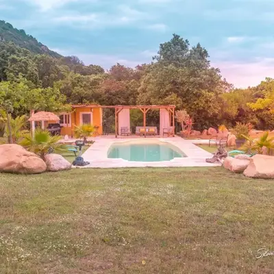 Grande villa de standing avec piscine à Sagone en Corse