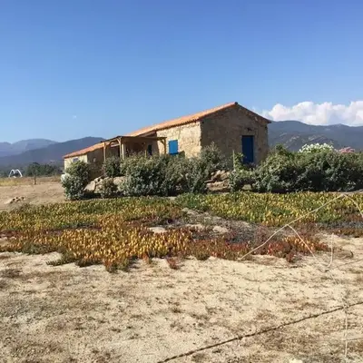 Golfe de Sagone Plage du Liamone Maison pieds dans l'eau