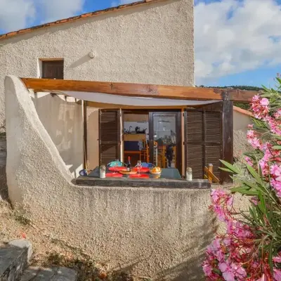 2 Bedroom Cozy Home In Porticcio