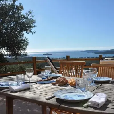 Appartement RDJ ds villa vue mer panoramique