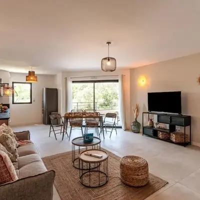 Superb flat with a lovely view of the mountains