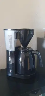 a black blender sitting on top of a counter at Studio à la campagne in Villanova