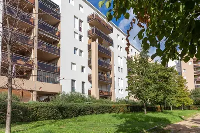 an image of an apartment building at Le Petra - Appt climatisé proche de la plage in Ajaccio