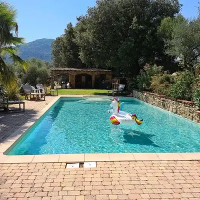 MAISON DE CARACTERE AVEC PISCINE