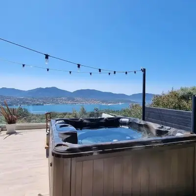 Maison avec jacuzzi