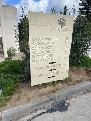 a sign on the side of a street at Studio 28 m2 PORTICCIO Centre in Porticcio