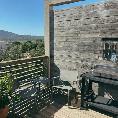 Appartement fonctionnel 4p avec piscine et vue mer