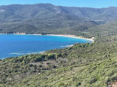 an aerial view of a beach in the ocean at Gîte Cazoletta in Casalabriva