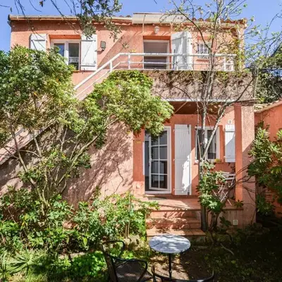 2 Bedroom Stunning Apartment In Afa