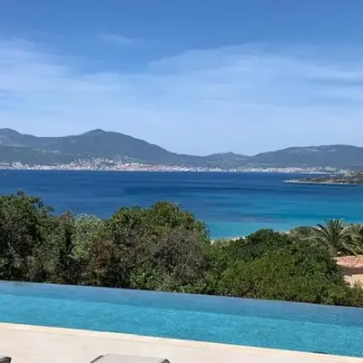 VILLA RIVOLI vue mer et piscine