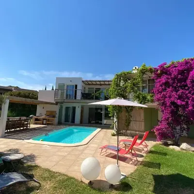 Villa bord de mer avec piscine 200 métres plage