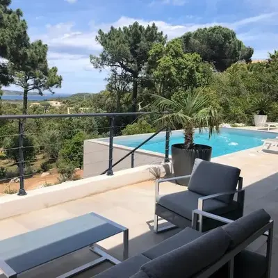 Villa privée-piscine-vue mer-pinarello-cirindinu