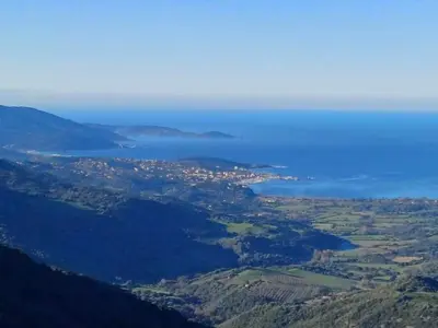 an aerial view of a city and a body of water at Maison à 15 minutes de Propriano in Santa-Maria-Figaniella