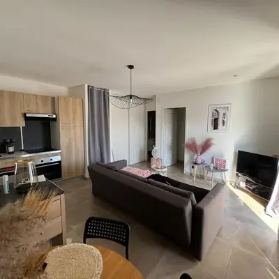Logement 5 mn de la mer Milla 2
