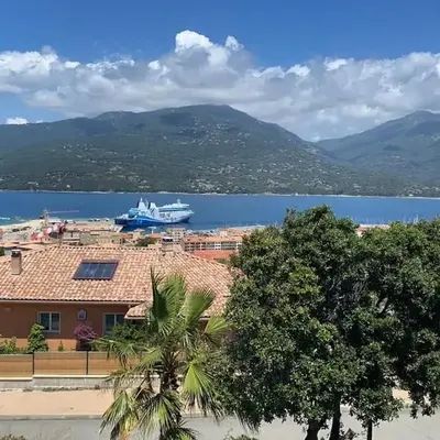 Studio équipé vue mer