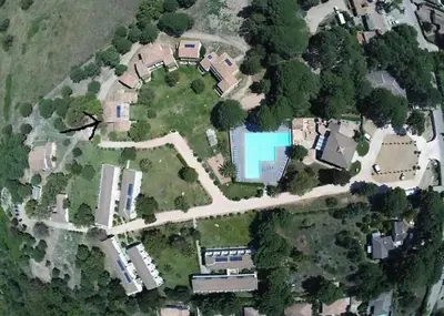 an aerial view of a mansion with a pool at Corse du sud Fiori di cala rossa T2 rez de jardin dans résidence piscine in Lecci