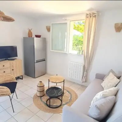 Apartment with balcony and 360 sea view
