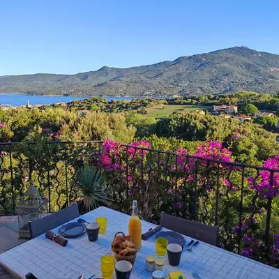 Villa KALLISTE 3 pièces avec vue mer sur les hauteurs de Propriano