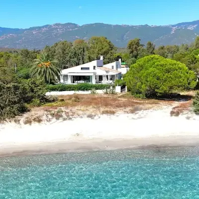 Villa San Ciprianu Mare Di Lecci