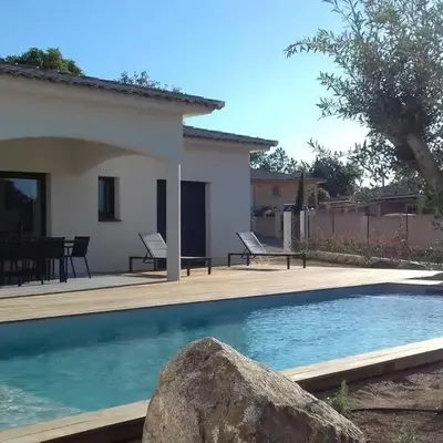 Villa spacieuse à Zonza avec piscine privée