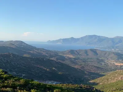 a view of the ocean from a mountain at Maison indépendante Haute-Corse mer et montagne in Santo-Pietro-di-Tenda