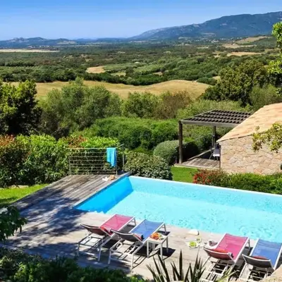 Villa en pierre avec piscine chauffée