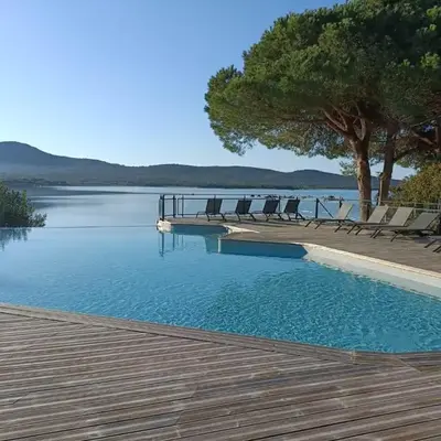 Appt neuf 2-4 pers avec loggia - Piscine chauffée - Bord de mer - Corse du Sud- Bonifacio
