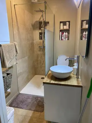 a bathroom with a sink and a shower at Charmant appartement T2 hypercentre à Ajaccio in Ajaccio