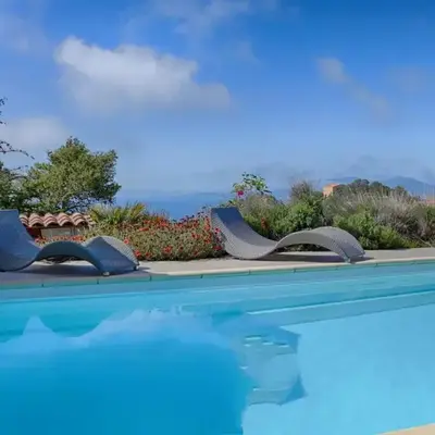 Villa spacieuse avec piscine à Coti-Chiavari