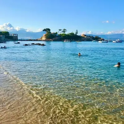 Isolella à 50 m de la plage