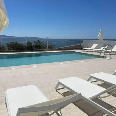 Appartement de luxe type 4 Eden Suite Sanguinaires vue mer avec piscine chauffée résidence Ajaccio