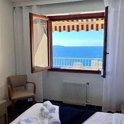 Dany - Apartment with large balcony and sea view