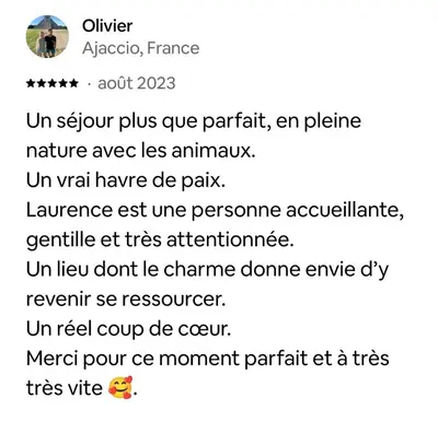 a screenshot of a cell phone with a text box with the words ultra aac at Le nid des crinières vagabondes in Oletta