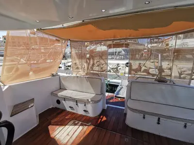 a view of the back of a boat at appartement flottant in Ajaccio