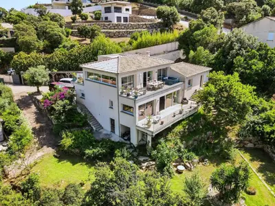 an aerial view of a house with a yard at U Casaniddu - Villa entre mer et montagne, piscine in Viggianello