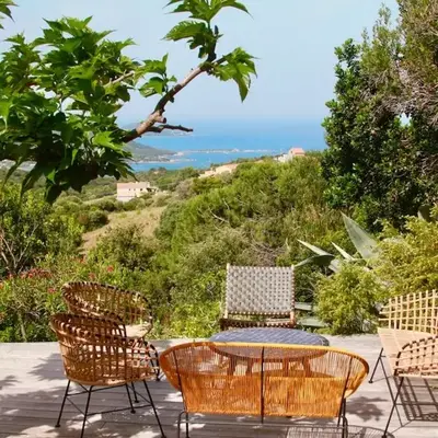 Superb sea view villa with pool and big garden