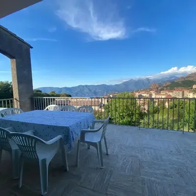 Spacieuse villa avec vue exceptionnelle