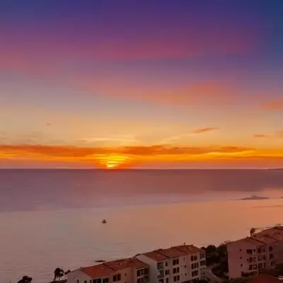 VUE MER EXCEPTIONNELLE !! Bien calme et lumineux sur la prestigieuse route des Sanguinaires à Ajaccio