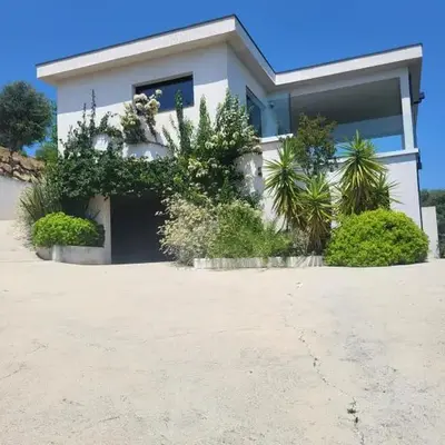 Bas de villa aux portes d'Ajaccio