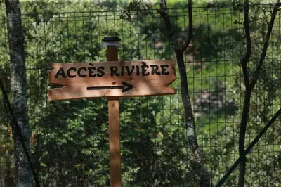 a sign that says access ranger in front of a fence at Alivi Di A Restonica in Corte