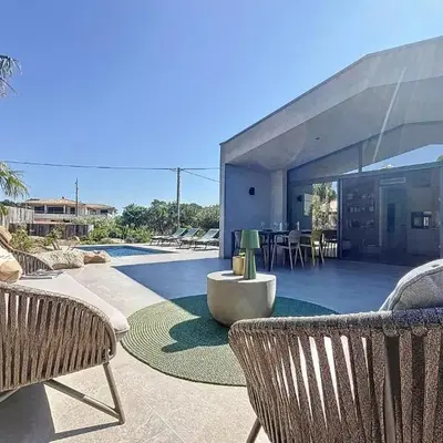 Contemporary villa with pool in Trinité