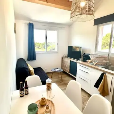 Appartement avec terrasse privée et piscine