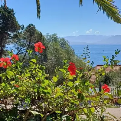 Duplex bord de mer avec jardin