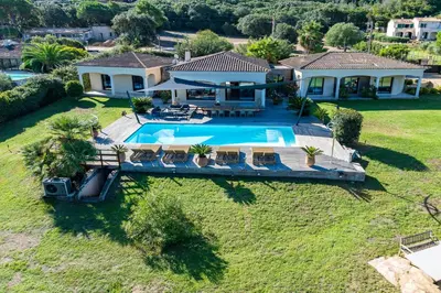 an aerial view of a house with a swimming pool at Villa Aigue Marine - Front de mer in Coti-Chiavari