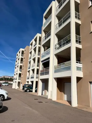 a bathroom with a sink and a shower at Appartement T2 50 m2 Ricanto à AJACCIO in Ajaccio