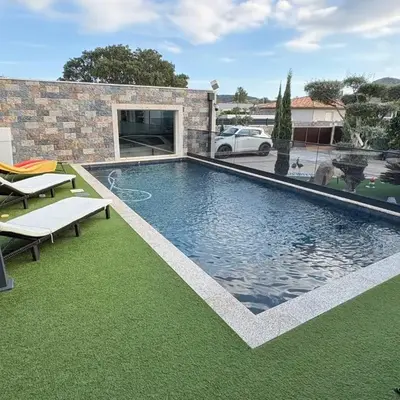 Villa avec piscine 8 personnes