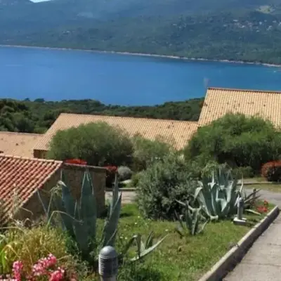 Mini villa avec wifi dans résidence calme wifi piscine mer à pied