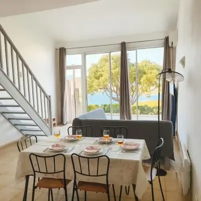 Duplex vue mer avec clim wifi dans résidence piscine mer à pied